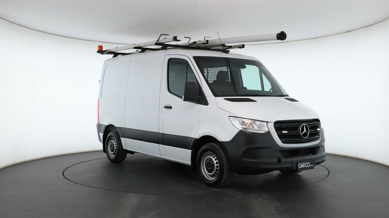 Mercedes Benz Sprinter image 1