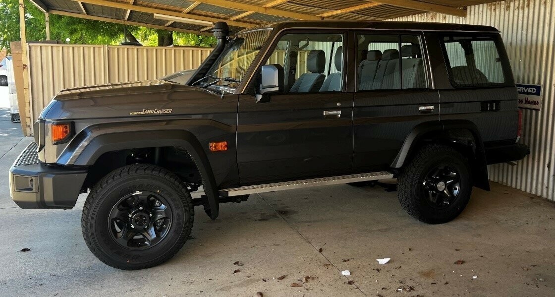 Toyota Landcruiser image 2