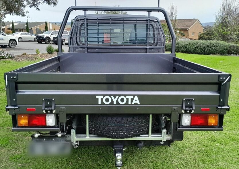 Toyota Landcruiser image 3