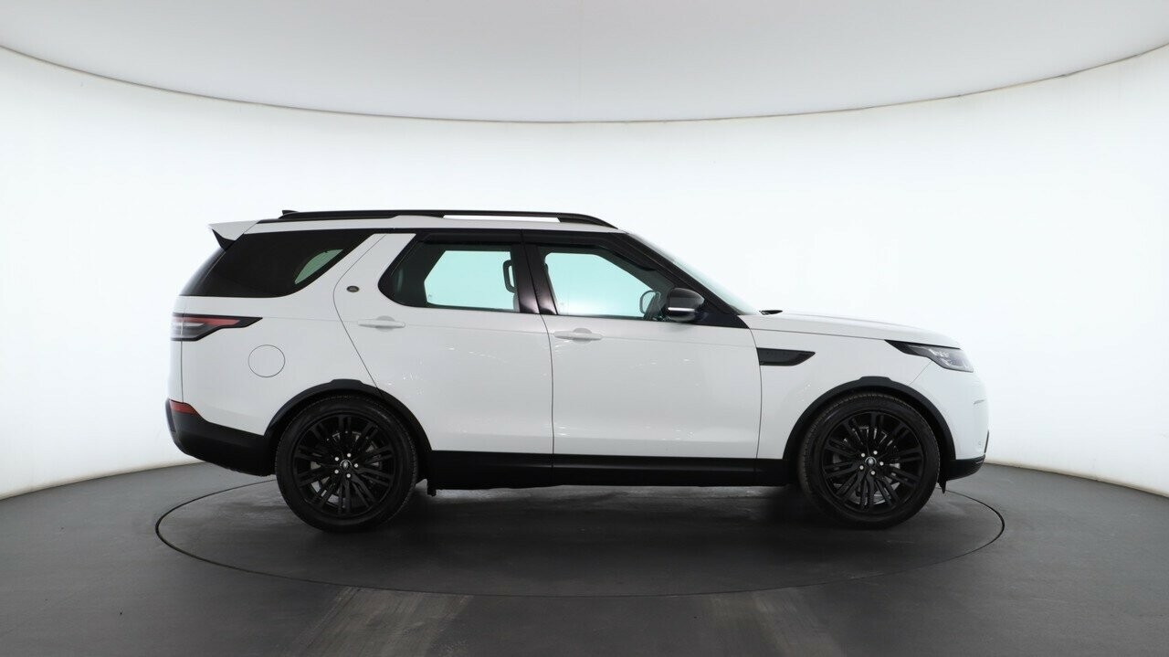 Land Rover Discovery image 2