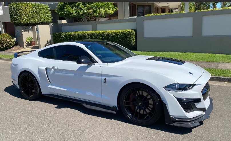 Ford Mustang image 1