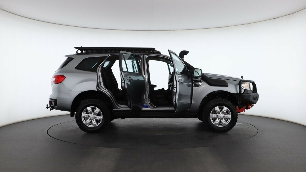 Ford Everest image 2