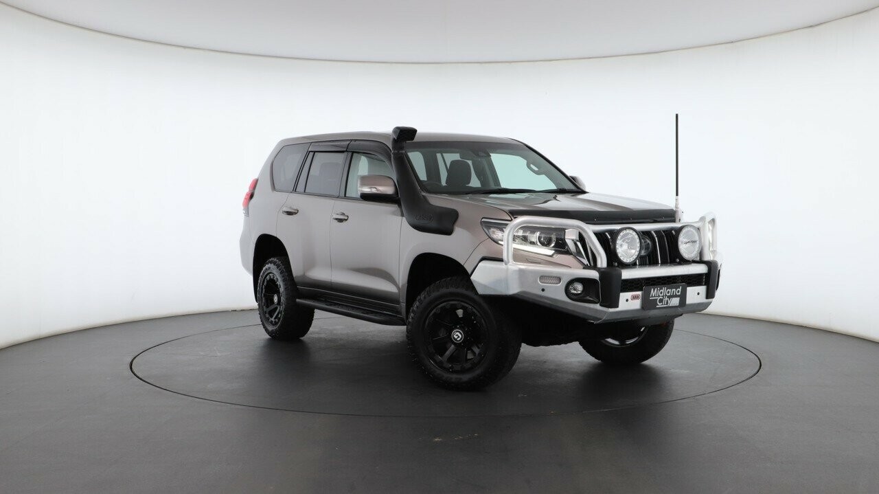 Toyota Landcruiser Prado image 1