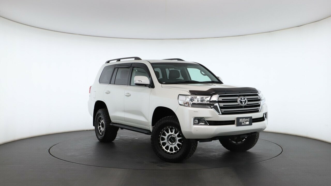 Toyota Landcruiser image 2