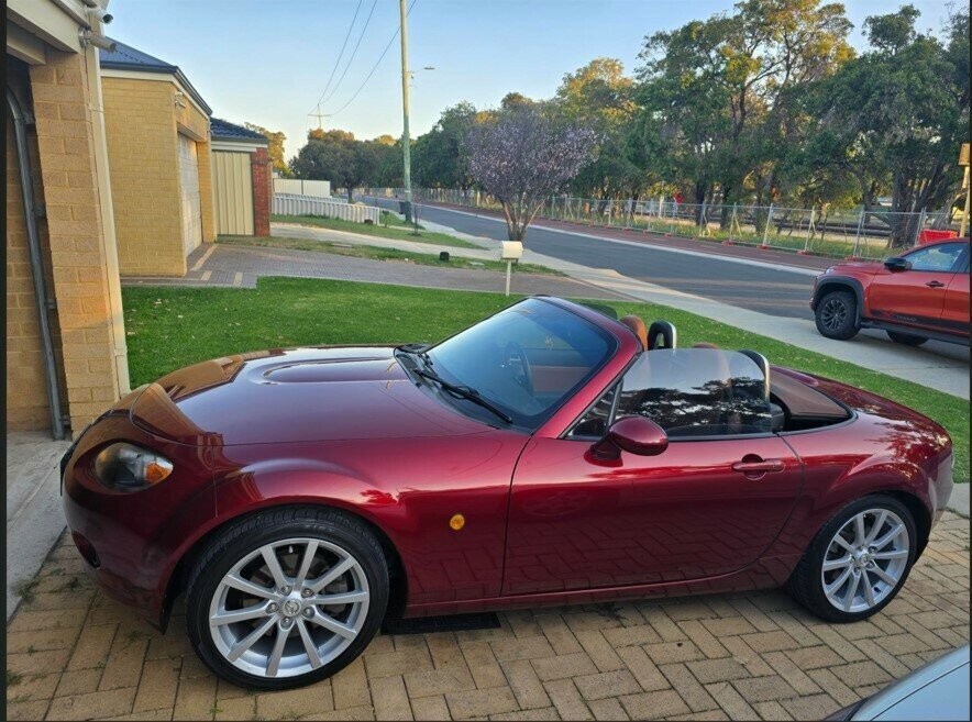 Mazda Mx-5 image 1