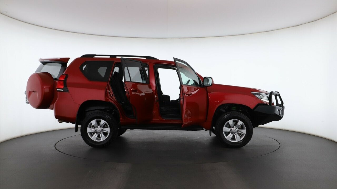 Toyota Landcruiser Prado image 2