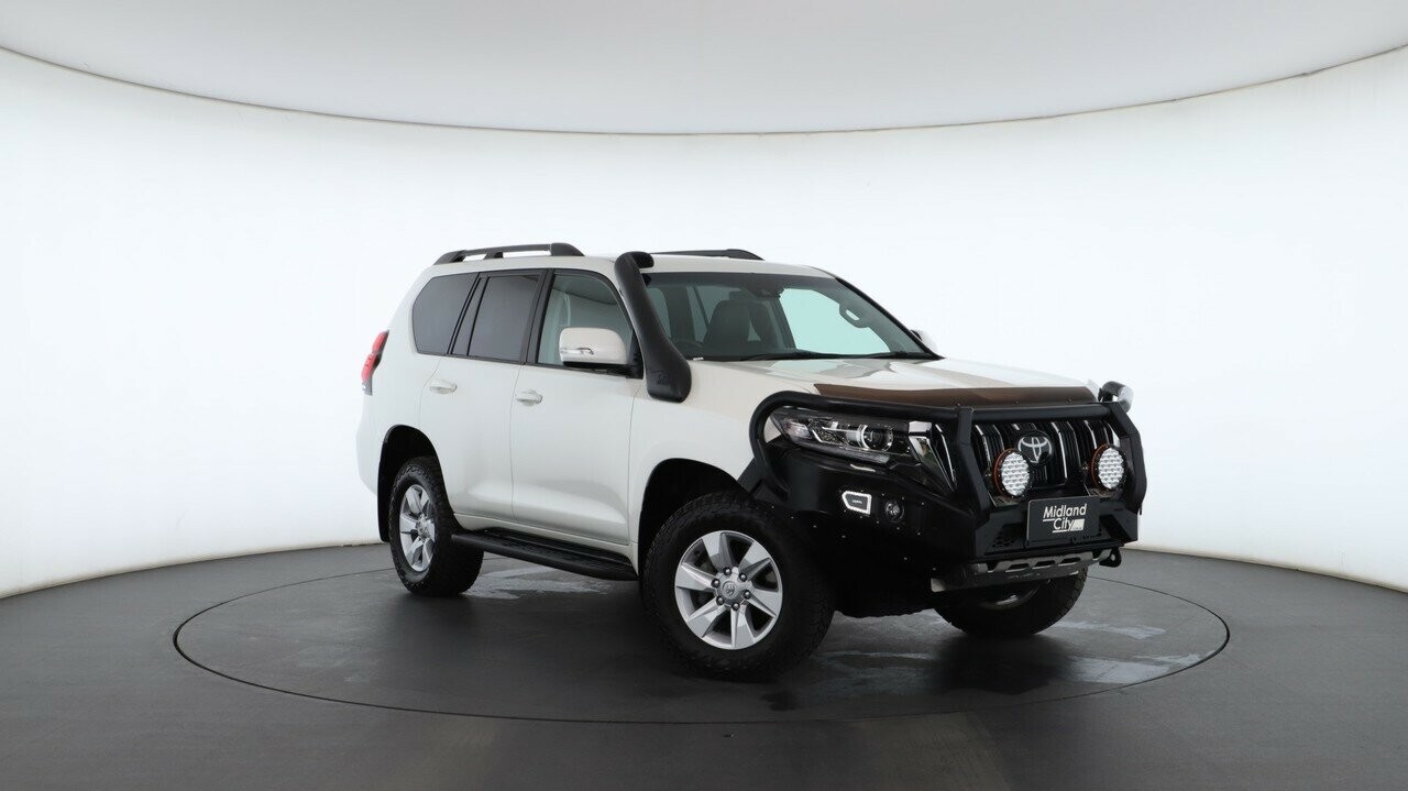 Toyota Landcruiser Prado image 2