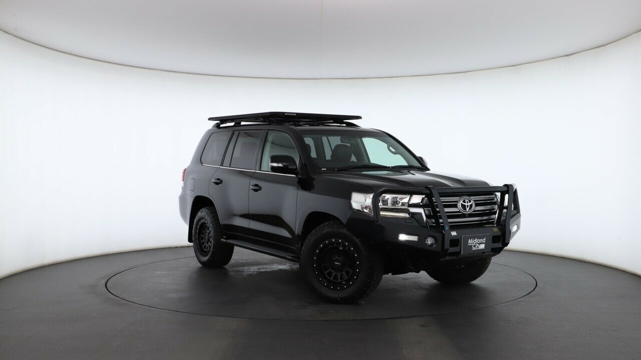 Toyota Landcruiser image 2