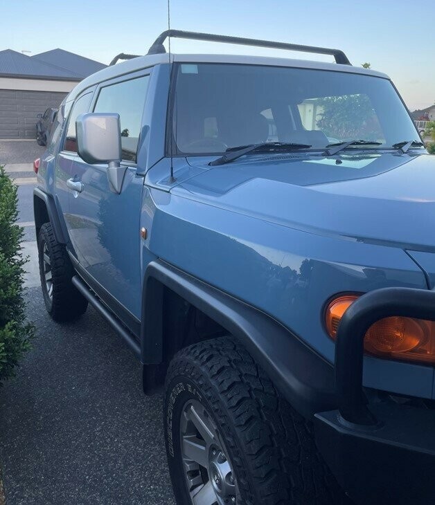 Toyota Fj Cruiser image 2