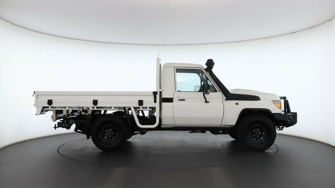 Toyota Landcruiser image 3