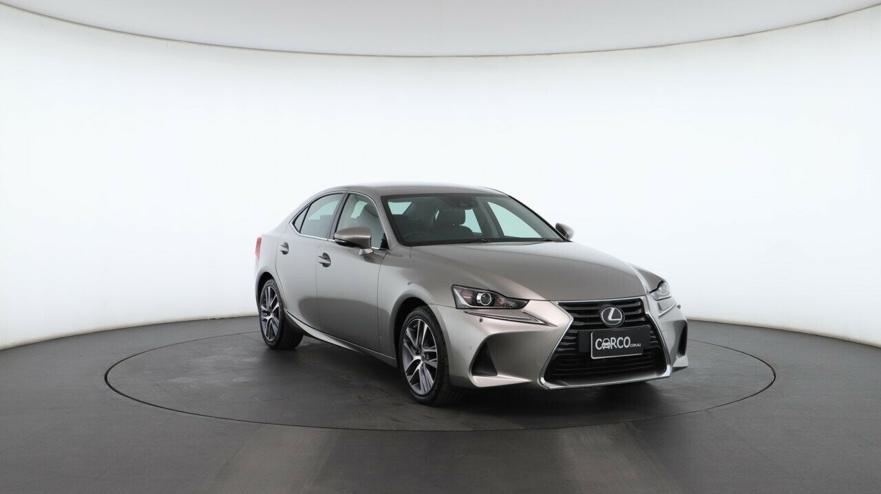 Lexus Is image 4