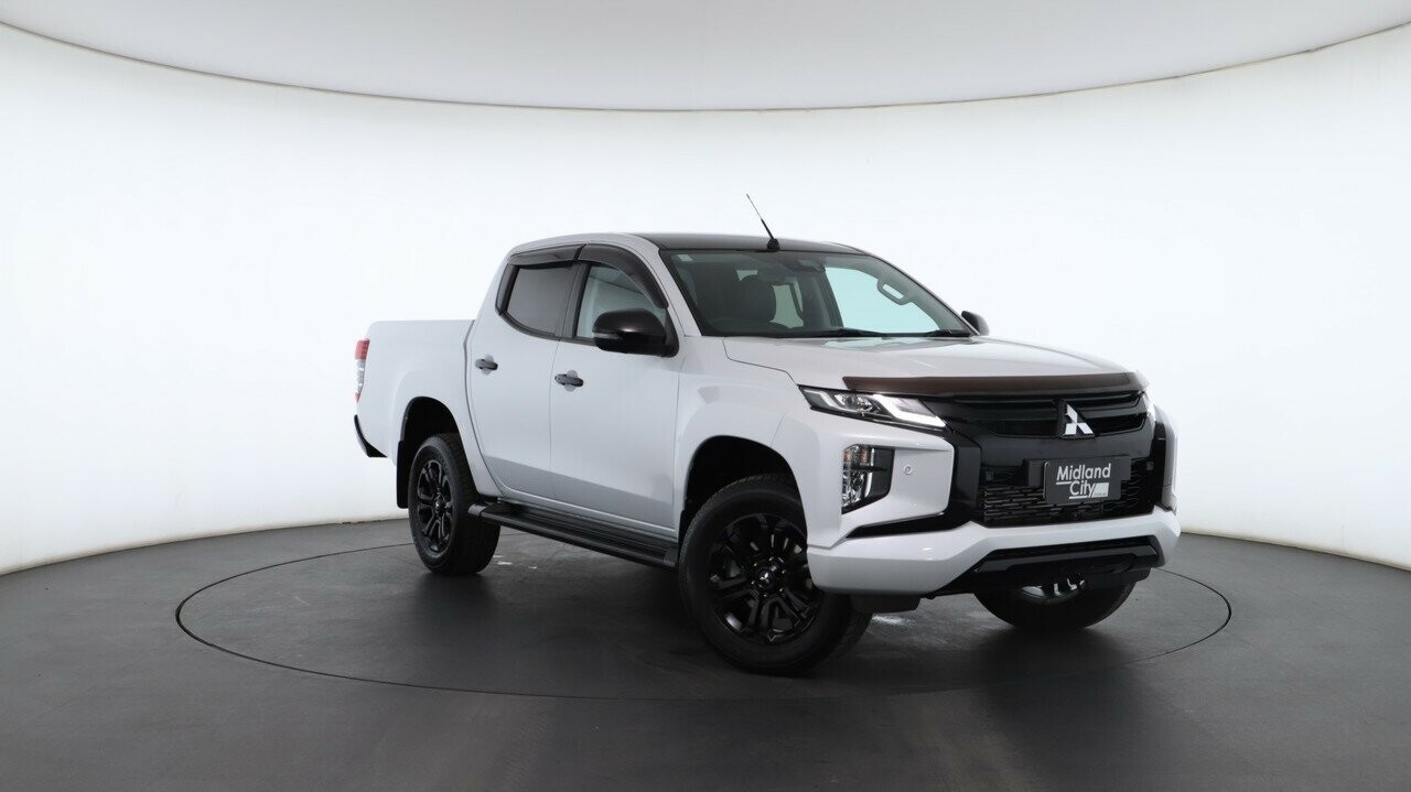 Mitsubishi Triton image 1