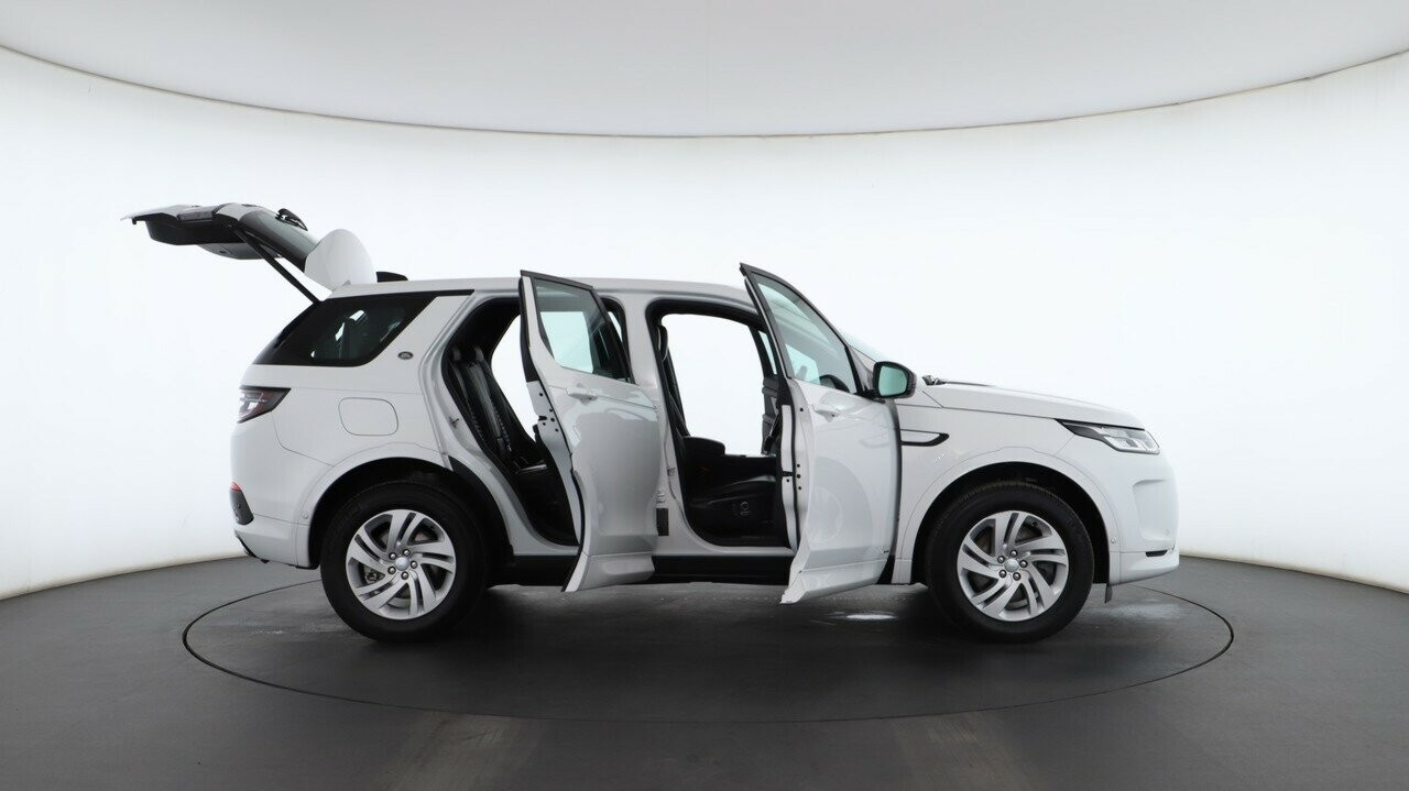 Land Rover Discovery Sport image 3