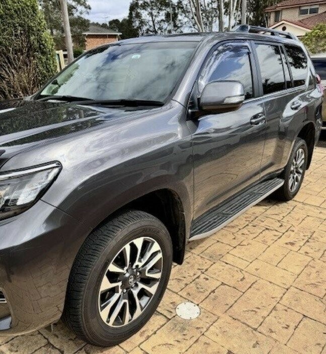 Toyota Landcruiser Prado image 2