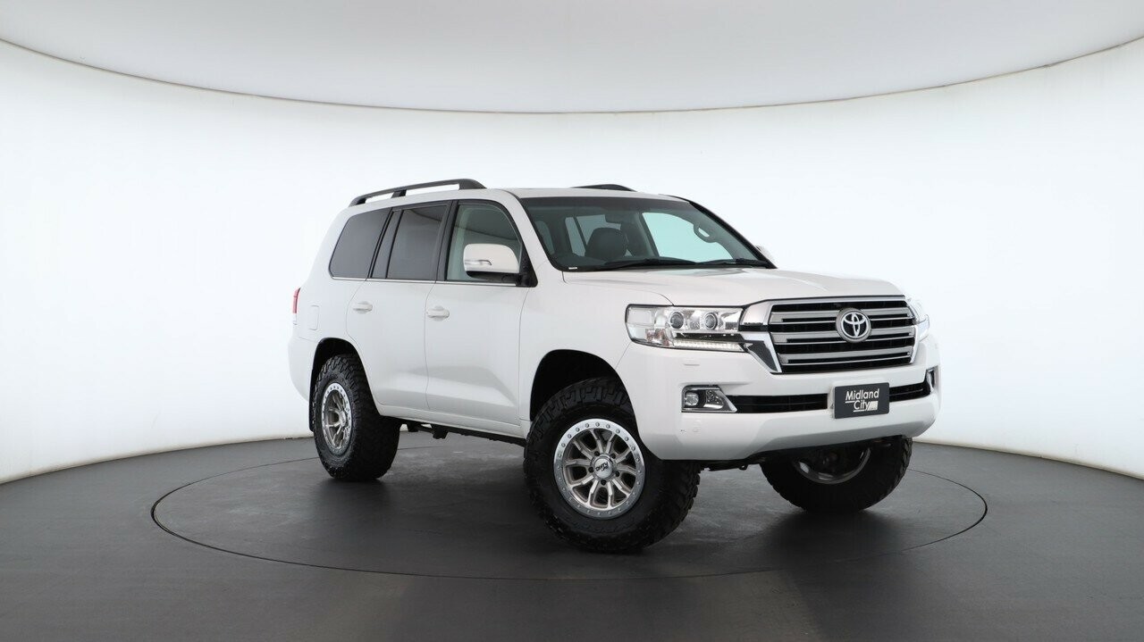 Toyota Landcruiser image 2