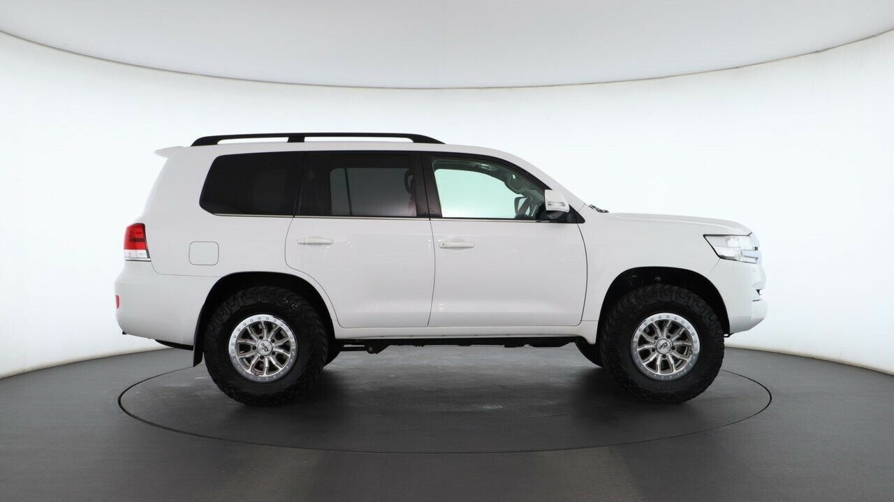 Toyota Landcruiser image 3