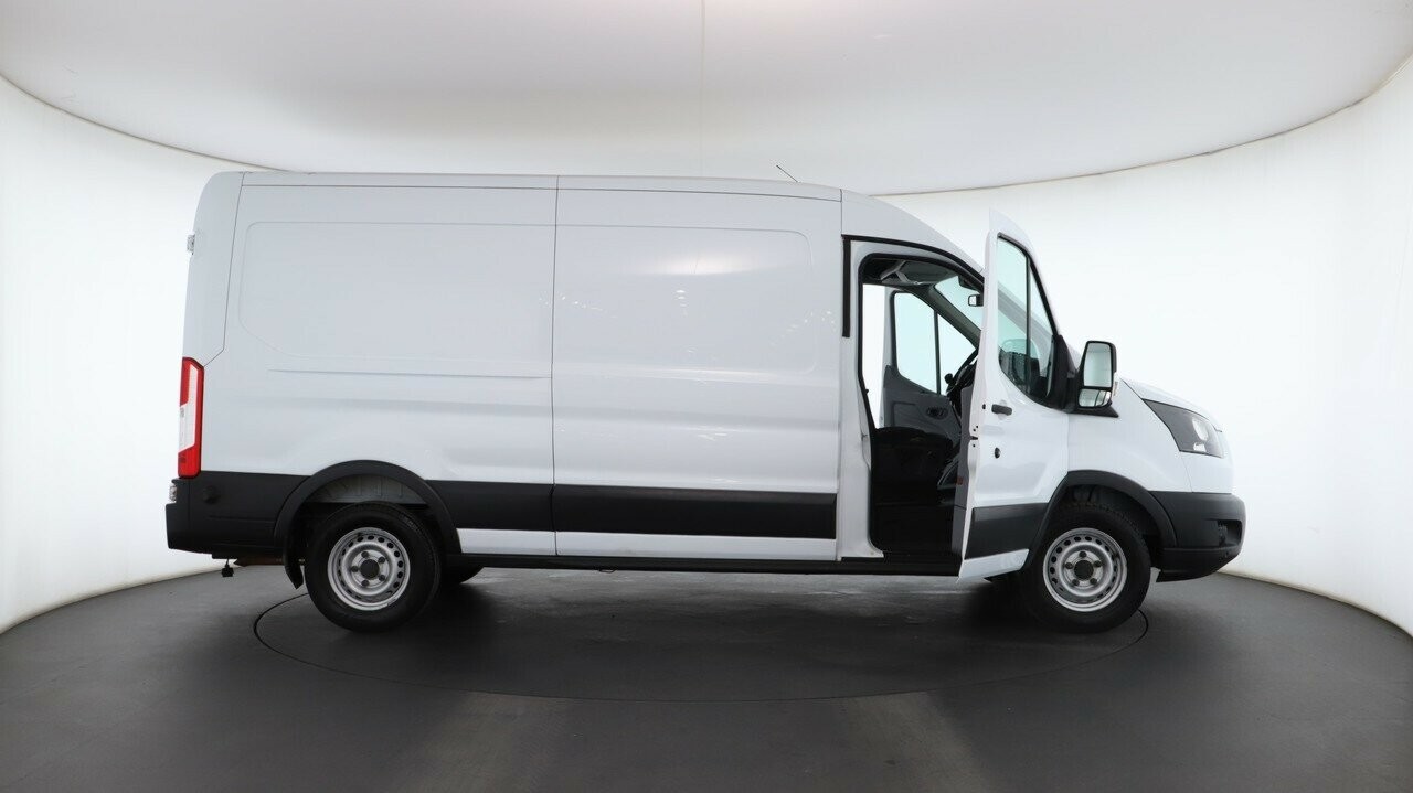 Ford Transit image 2