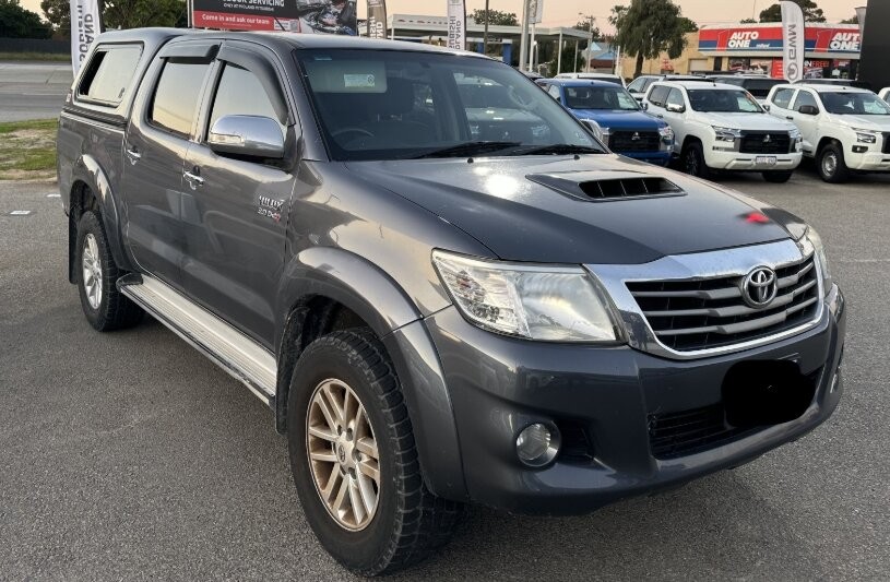 Toyota Hilux image 1