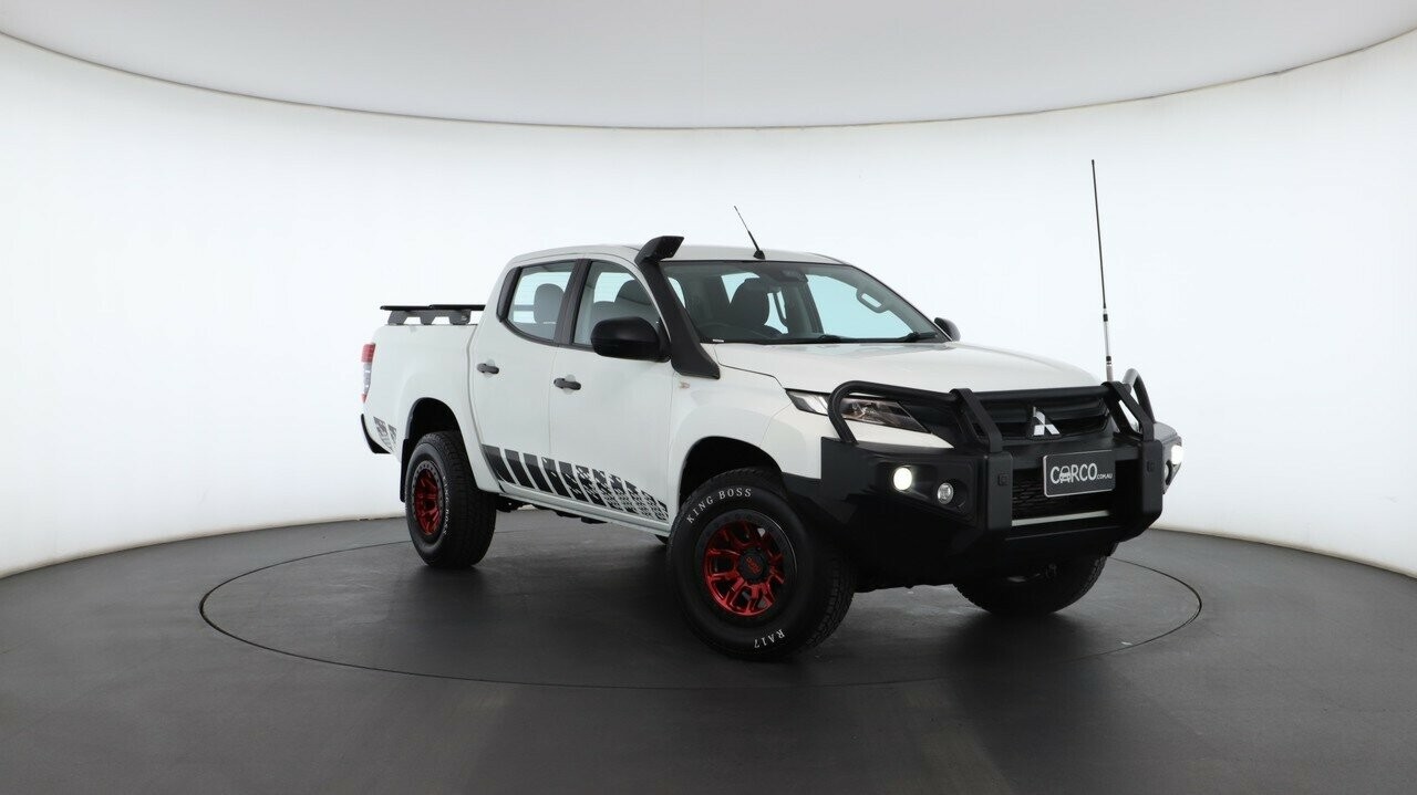 Mitsubishi Triton image 1