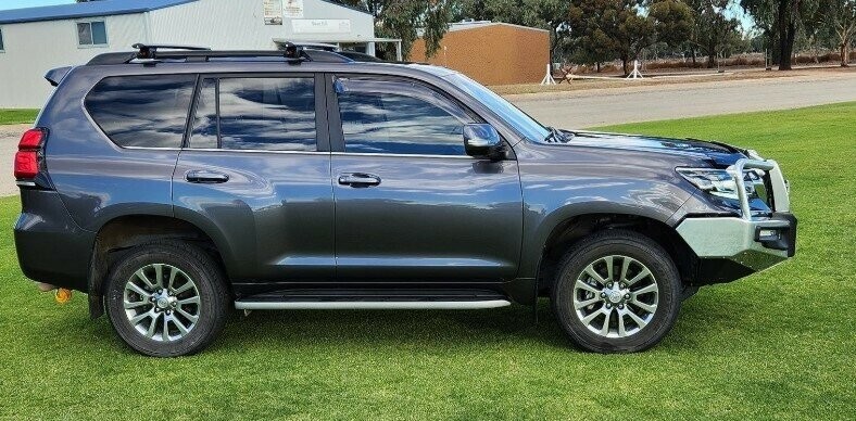 Toyota Landcruiser Prado image 2