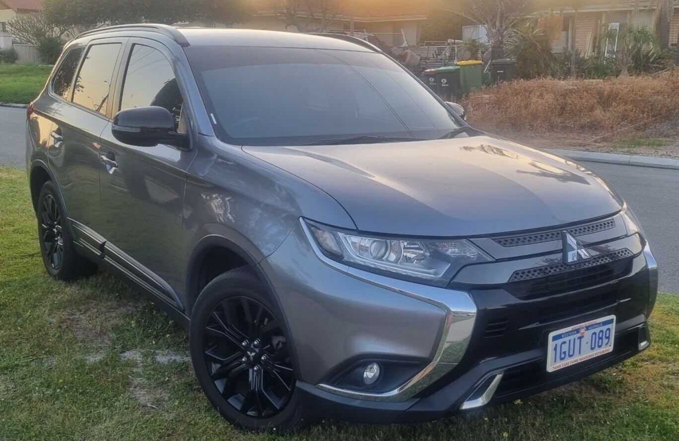 Mitsubishi Outlander image 1