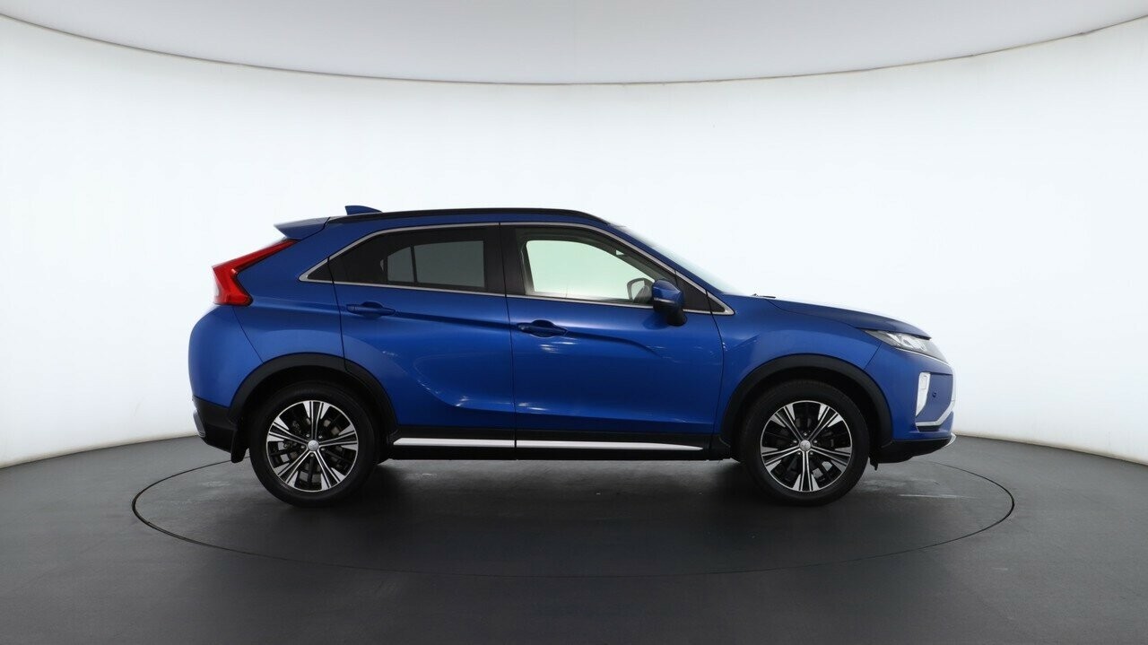 Mitsubishi Eclipse Cross image 2