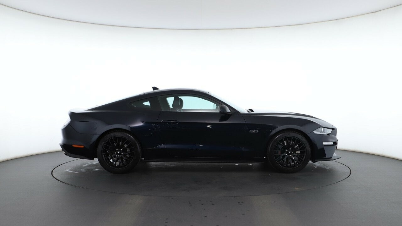 Ford Mustang image 2