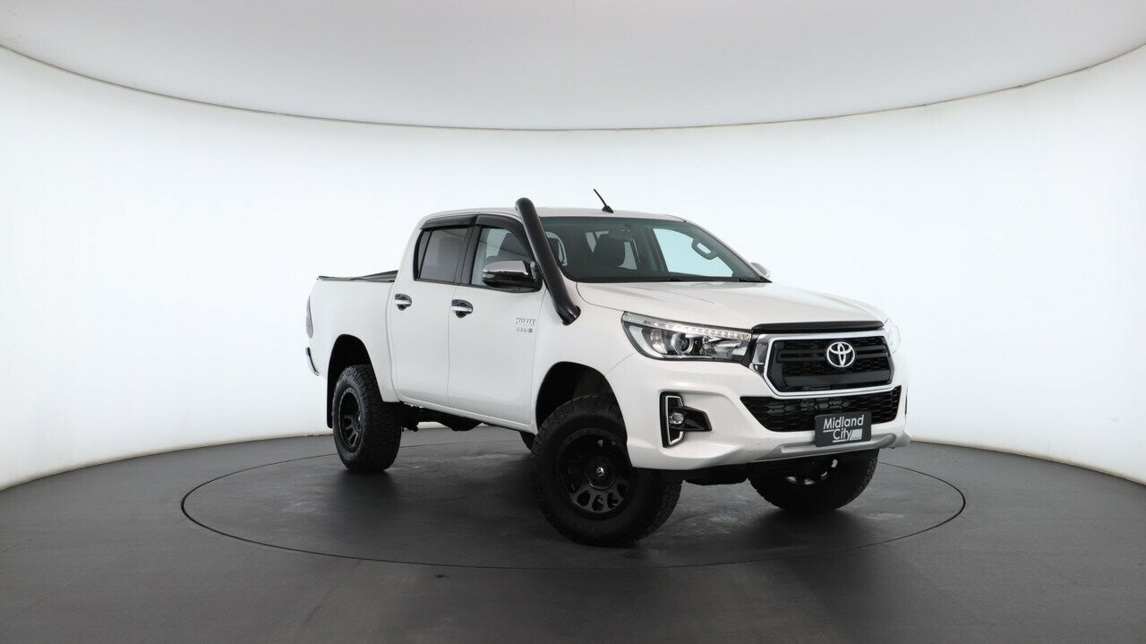 Toyota Hilux image 2