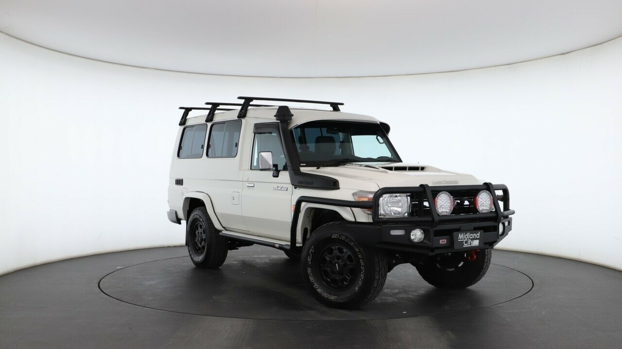 Toyota Landcruiser image 1