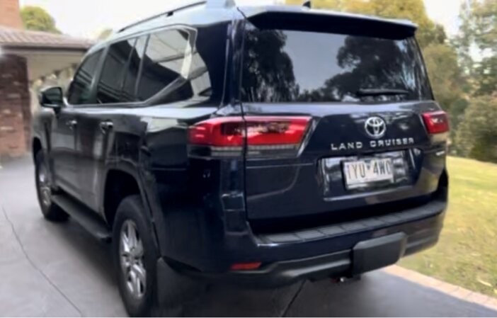 Toyota Landcruiser image 2