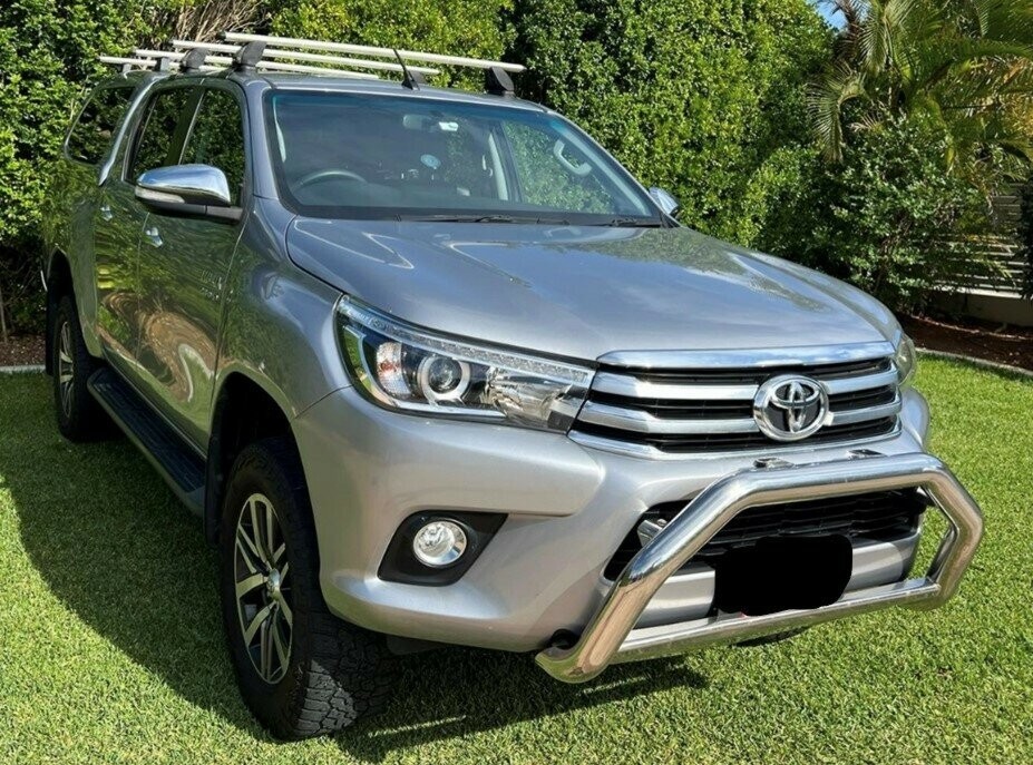 Toyota Hilux image 1