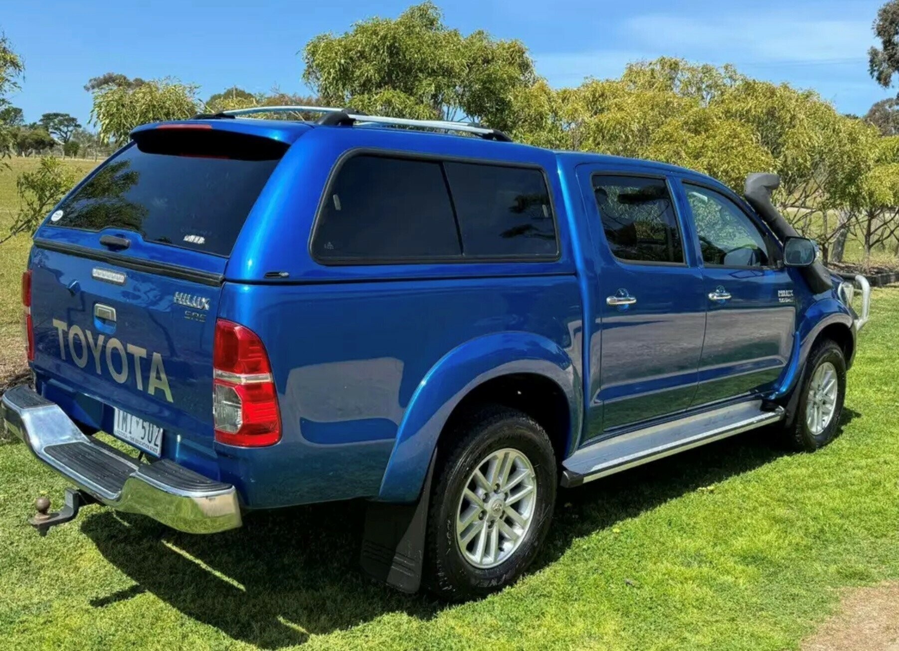 Toyota Hilux image 3