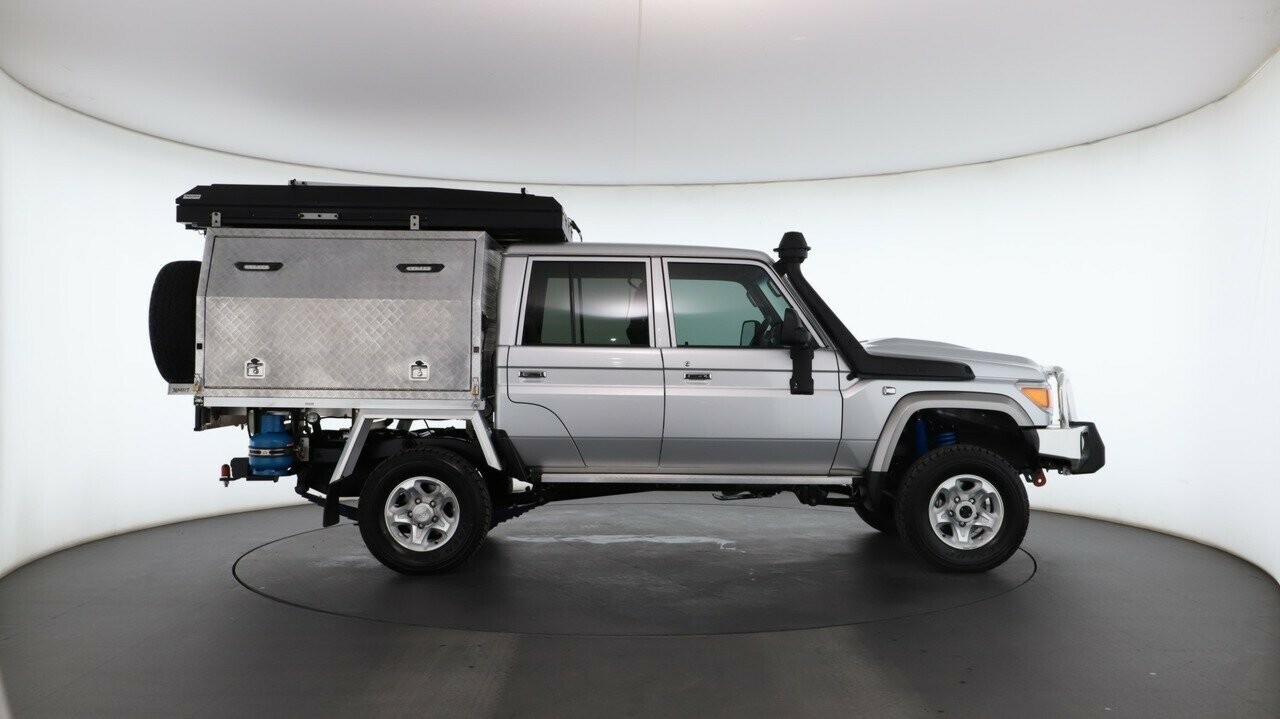 Toyota Landcruiser image 3