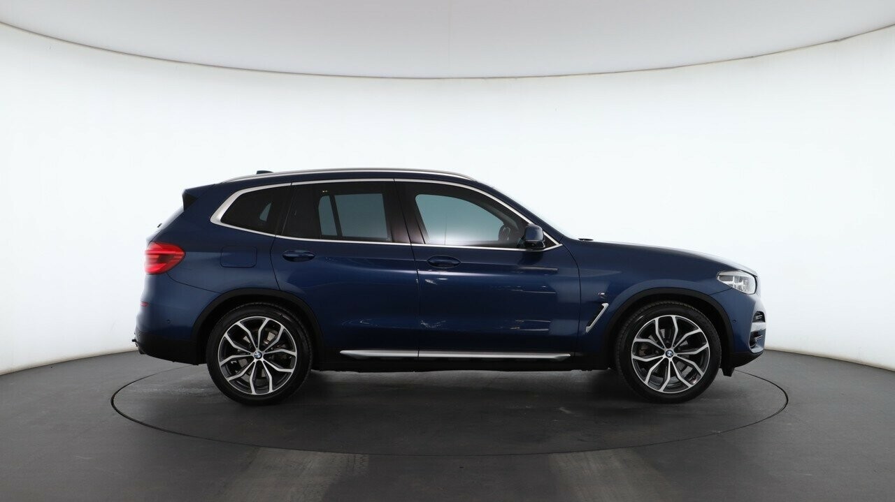 BMW X3 image 2