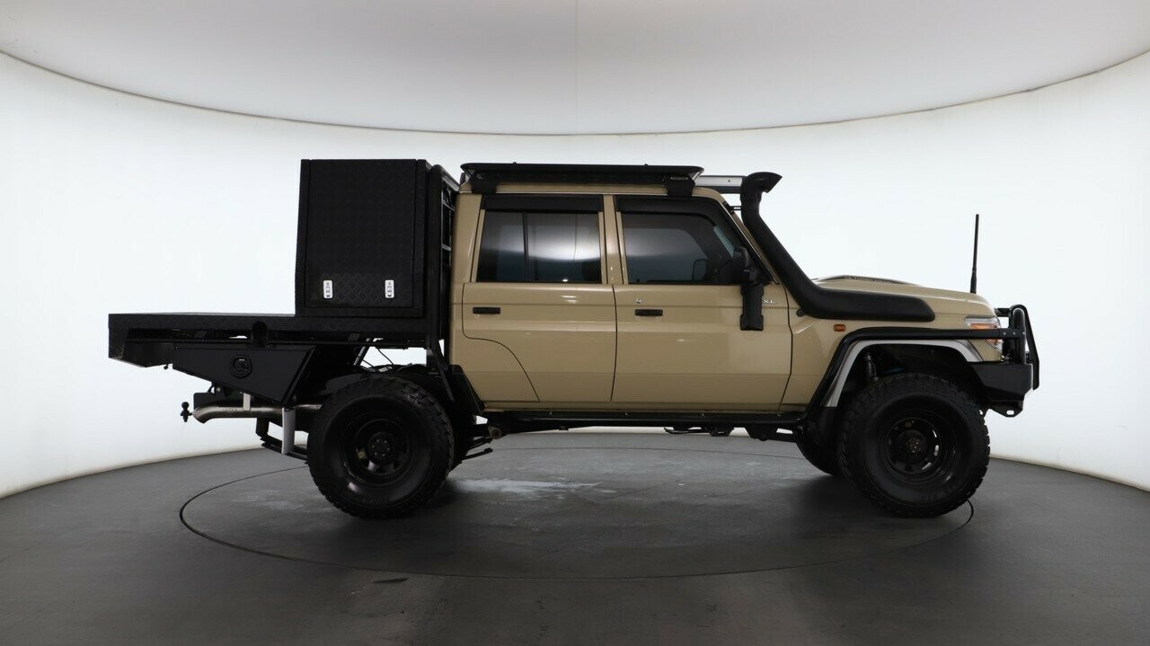 Toyota Landcruiser image 2