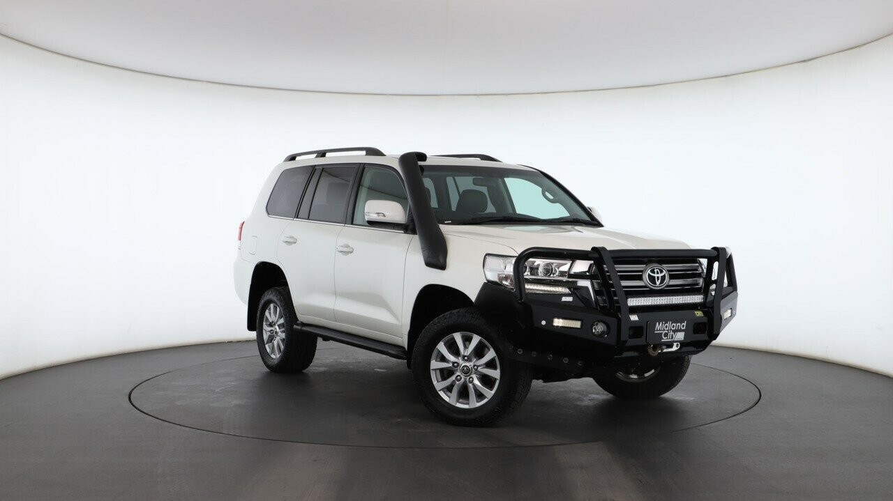 Toyota Landcruiser image 2