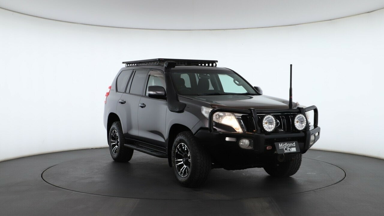 Toyota Landcruiser Prado image 4