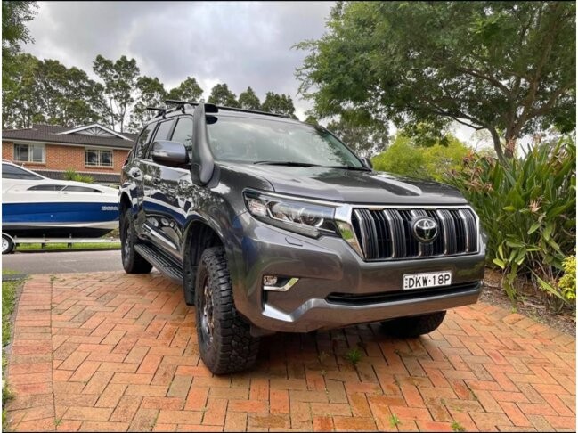 Toyota Landcruiser Prado image 1