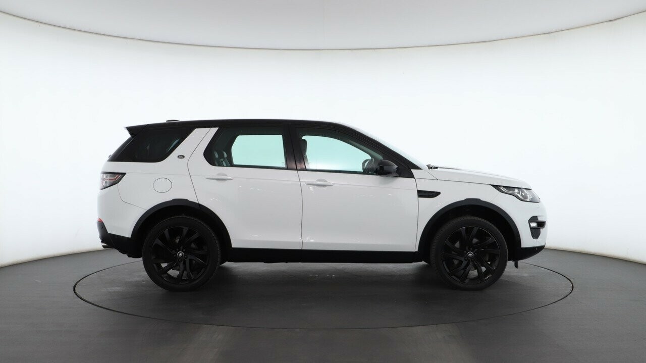 Land Rover Discovery Sport image 3