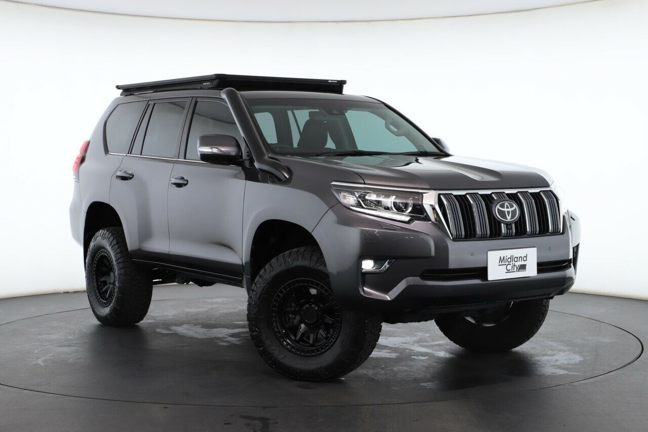 Toyota Landcruiser Prado image 2