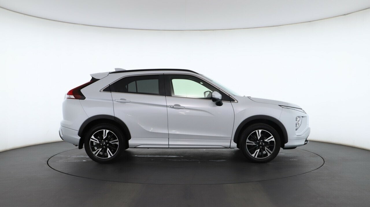 Mitsubishi Eclipse Cross image 2