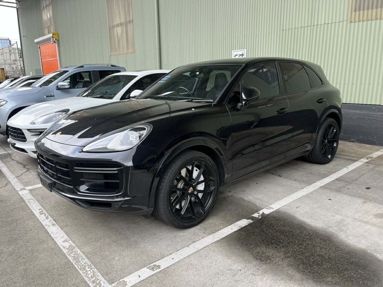 Porsche Cayenne image 1