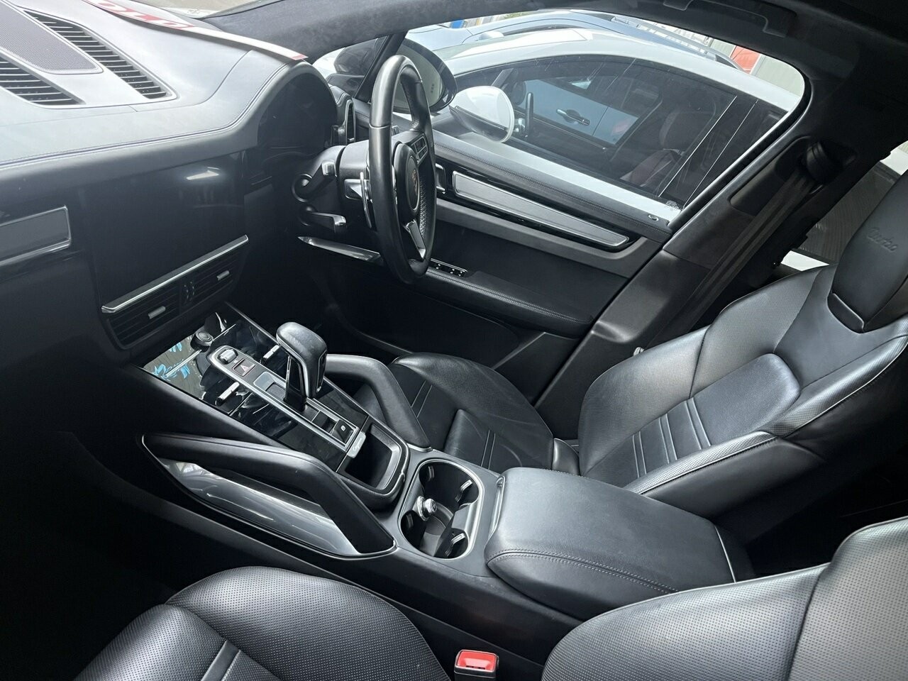 Porsche Cayenne image 3