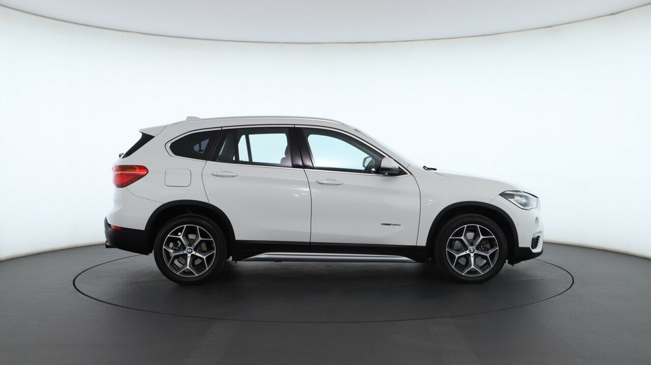 BMW X1 image 2