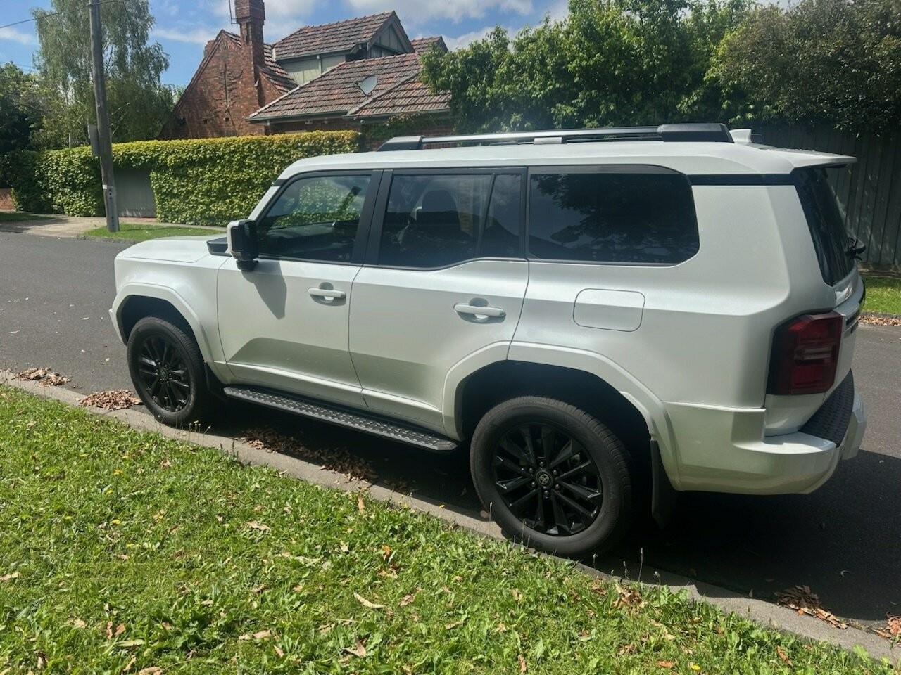 Toyota Landcruiser Prado image 1