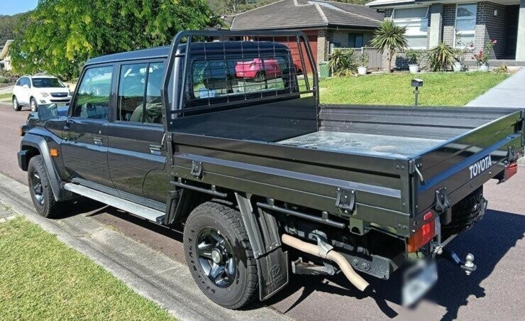 Toyota Landcruiser image 2