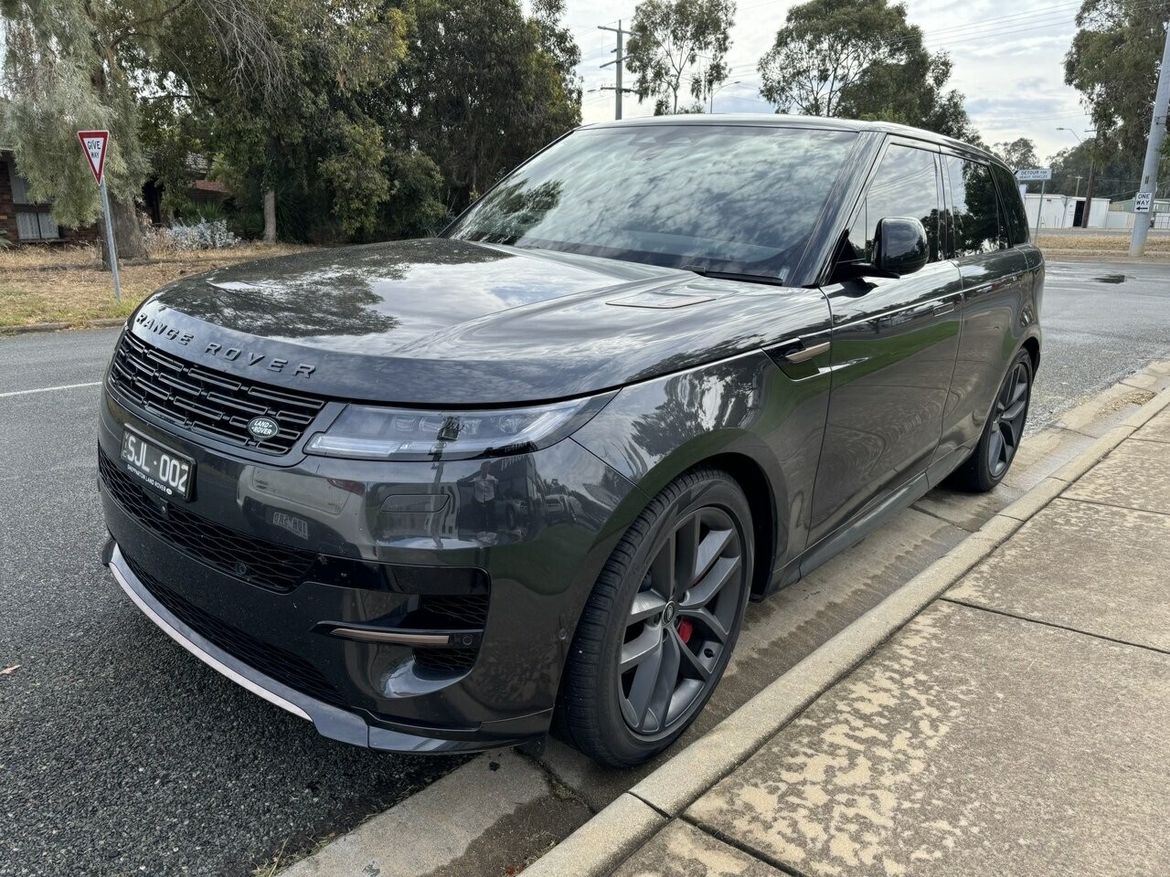 Land Rover Range Rover Sport image 1