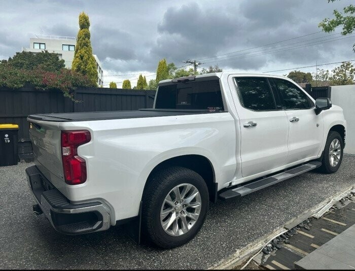 Chevrolet Silverado image 2