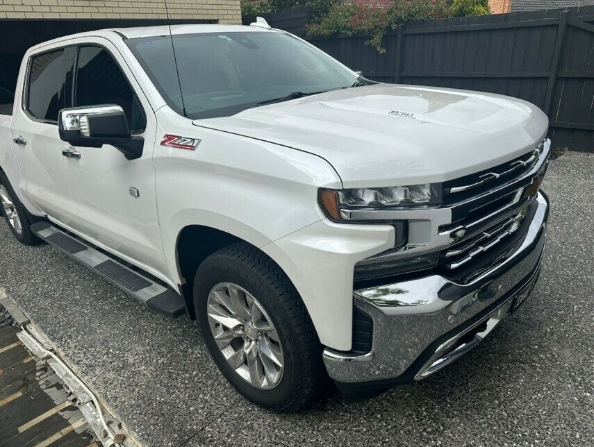 Chevrolet Silverado image 3