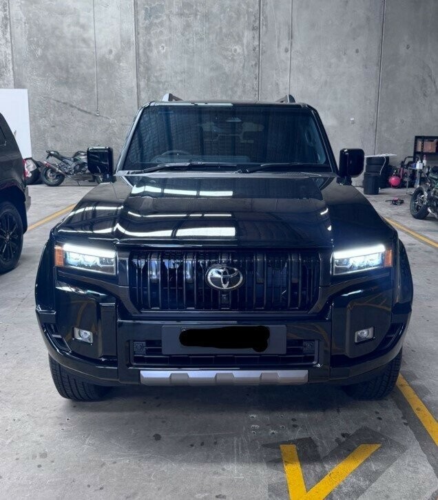 Toyota Landcruiser Prado image 1